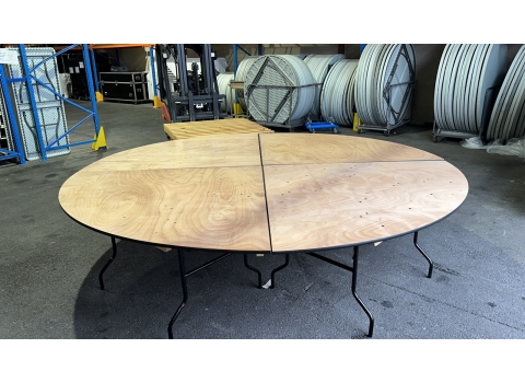 Table ronde en bois diamètre 2,44 mètres (14 invités)